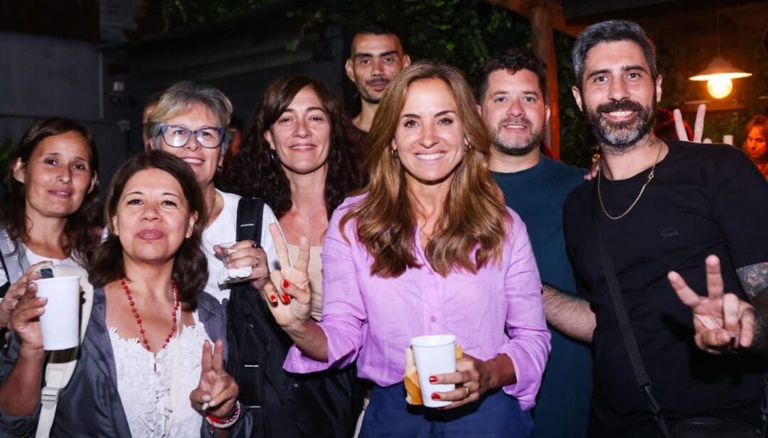 ‘’EL TURCO’’ YAMIL DORA JUNTO A VICTORIA TOLOSA PAZ EN EL BRINDIS DE  FIN DE AÑO DE ‘’CAMINO A LA VICTORIA’’ 